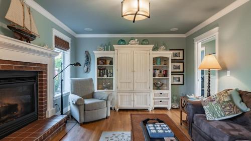 Manzanita House | Truly a Treasure by AvantStay Walk to Beach Patio