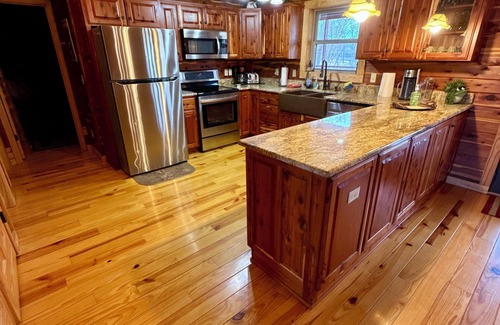 Wilburn Cabin | Trumpeter Lodge located on the banks of Little Red River, Heber Springs,Arkansas