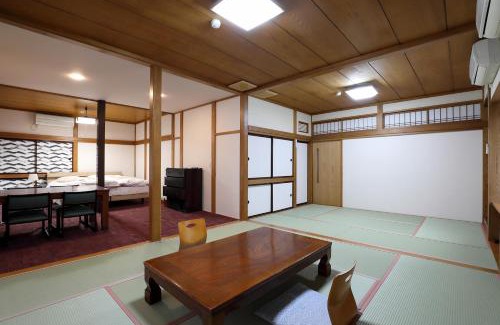 Yutagawa Onsen Hotel | Tsukasaya Ryokan