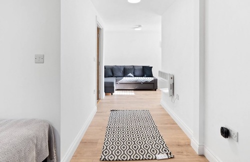 Woodside Apartment | TTSA - Studio - Sleeps 4 - Norwood Junction - A1