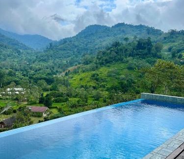 Janda Baik Villa | Tuah D Manggis Janda Baik 4BR 2 Storey Bungalow Private Infinity Swimming Pool with Gunung Nuang View