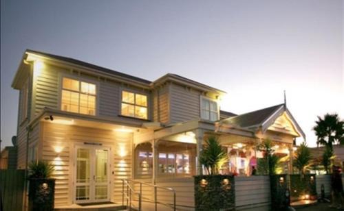 Tuakau Hotel | Tuakau Hotel