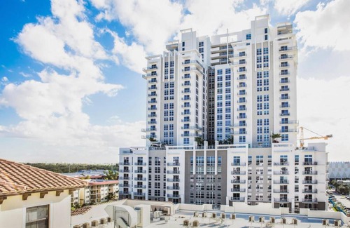 Glenvar Heights Apartment | Tucker at Palmer Dadeland Miami