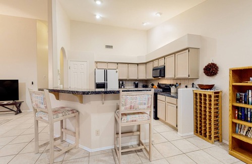 Casas Adobes House | Tucson National #8689 | Townhouse in Tucson with pool, golf, hot tub, & W/D