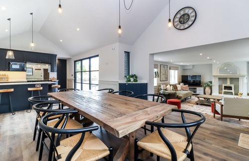 Chipperfield Cottage | TUFFS FARM, pet friendly, character holiday cottage in Chipperfield