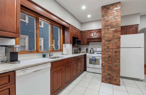 South Medford Condo | Tufts 2 Bed + Office - Free Parking