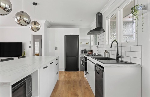 Gisborne House | Tui Cottage, Tui Cottage, 5min walk to CBD