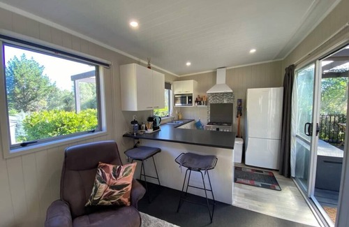 Whanganui Apartment | Tui's Retreat - Peaceful, Private, and Close to Town