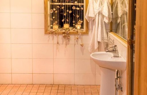 Haademeeste House | Tuisuliiva Holiday House
