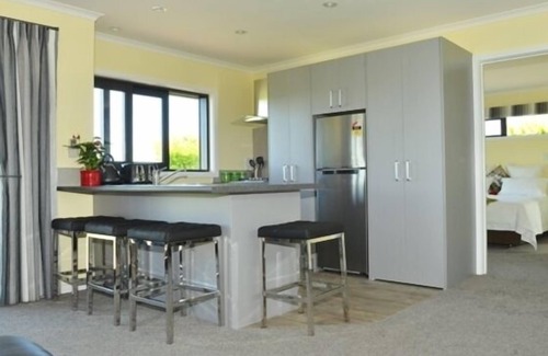 Haumoana Cottage | Tuki Tuki Cottages. Chardonnay Cottage