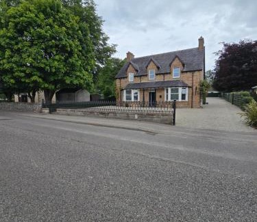 Cromarty Firth House | Tullochard Guest House