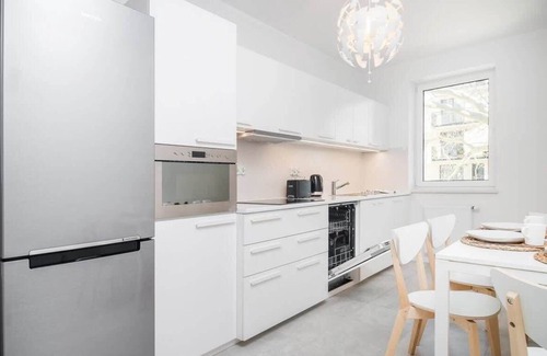Srodmiescie Apartment | Tumskie Ogrody II 14 |Near Wyspa Słodowa | Parking