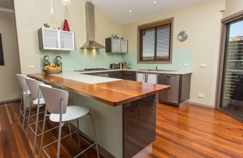Tura Beach House | Tura Beachhouse in Dolphin Cove - Tura Beach