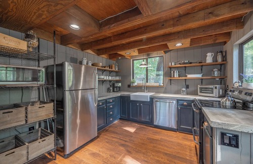 Innsbrook Ski Chalet | Turnberry Lakefront Getaway by Innsbrook Vacations!