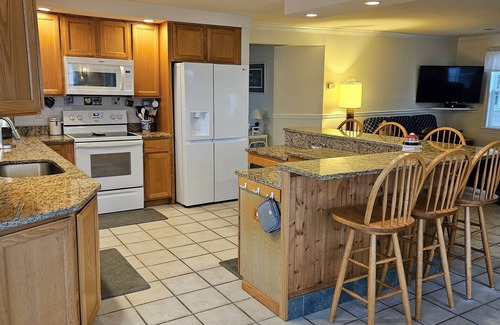Surf City House | Turner Inn 2nSpacious bayside 7 bedroom, 4.5 bathroom home in Surf City.