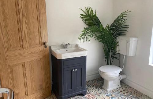 Kingscourt House | Turner's hill house