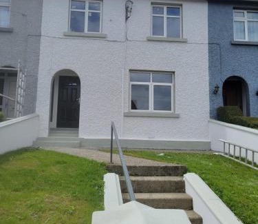Kingscourt House | Turner's hill house