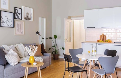Prague 2 Apartment | TurnKey | Vineyard Terrace Apartment II