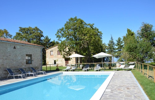 Sarteano Villa | Tuscan farmhouse ideal for vacations with family and friends, private fenced pool