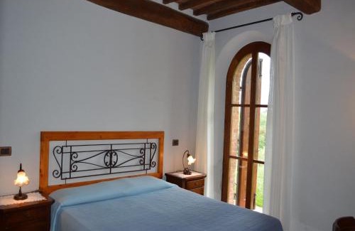 Asciano Apartment | Tuscan Retreat in Montalceto