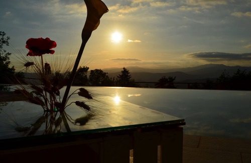 Pelago House | Tuscan villa with infinity salt private pool and jacuzzi on breathtaking view
