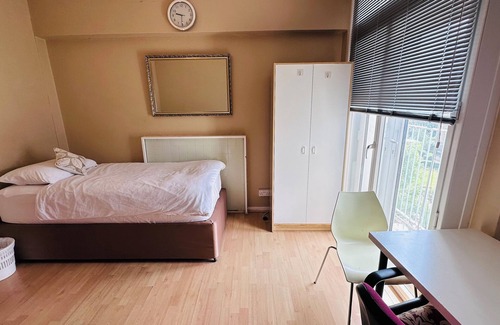 Somers Town Bed & Breakfast | Twin Bedroom in Central London