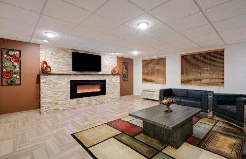 Mounds View Hotel | Twin Cities Inn, Mounds View
