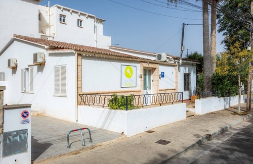 Can Pastilla Apartment | Twin/double room Nº9' with Shared Terrace, Wi-Fi and Air Conditioning