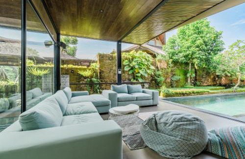 Mas Villa | Twin House Ubud - Stay Where Art Meets Architecture - Ubud Designer Villa Retreat
