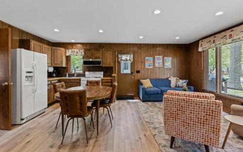 Mears House | Twin Oaks B