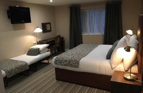Ault Hucknall Hotel | Twin Oaks Hotel
