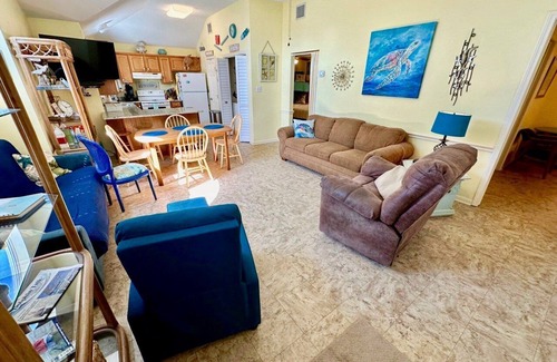 Port O Connor House | TWIN PALMS Close to Beach - Pets Add Fees