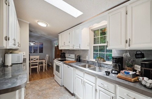 Whittier House | Twin Ponds Retreats (4-Bedroom) - Pets Allowed by RedAwning