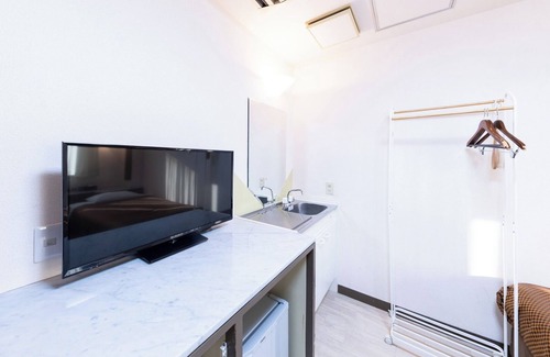 Mikuni House | Twin Room Includes admission ticket to Shinshu On /Toyonaka Ōsaka