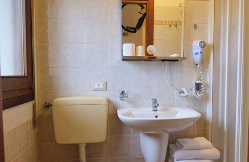 Porto Viro Bed & Breakfast | Twin room along the river Po in a B&B in Porto Viro