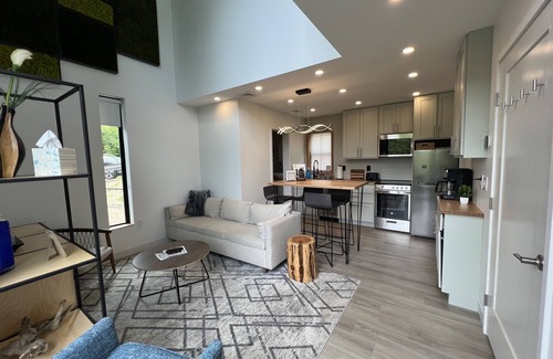 Lancaster Cottage | Twin Sycamore River Cottage, “Serenity”