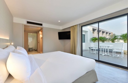 Rong Muang Hotel | Twin Towers Hotel