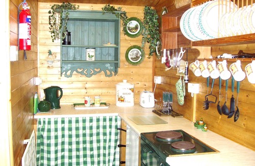 Pontyclun Cabin | TWINPINES, LLWYNAU FARM, LLANTRISANT - 12 MILES FROM CARDIFF. CF72 8LP. RCT.