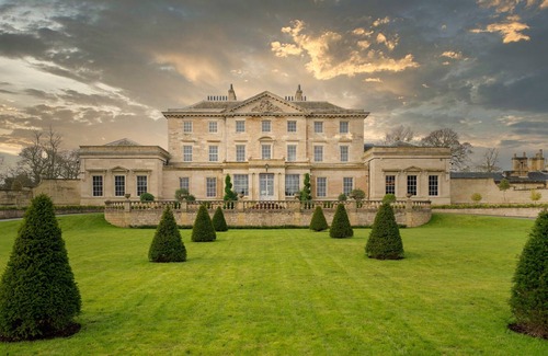 Hickleton Apartment | Two bed apartment in historic stately hall. A beautiful Georgian period property