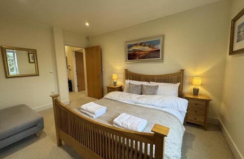 Abbey Apartment | Two Bed Flat In Wimbledon