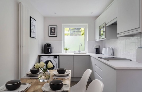 Royal Tunbridge Wells House | Two Bedroom, Self contained Annex/Appartment in Tunbridge Wells. With Parking