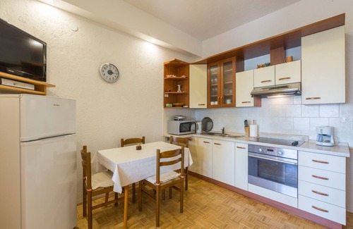 Kukci Apartment | Two bedroom apartment with terrace Kukci, Poreč (A-7166-a)
