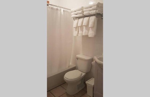 Downtown Gatineau Apartment | Two-Bedroom Apartment Sweet #4 by Amazing Property Rentals