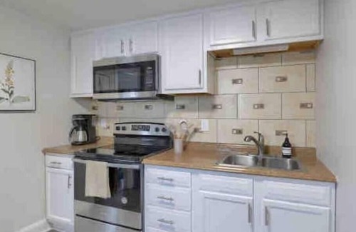 Middletown Apartment | Two Bedroom Apt. with laundry