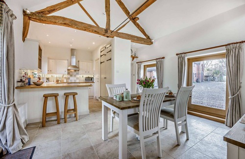 Pershore Cottage | Two bedroom barn conversion in the Cotswolds - The Byres