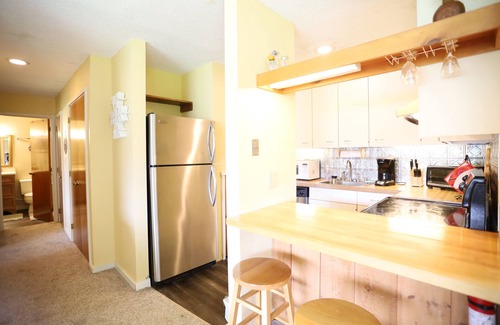 Waterville Valley Condo | Two Bedroom Condo Near Waterville Valley Town Square! (SS9V)