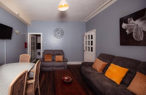 Tollcross Apartment | Two bedroom City Centre flat