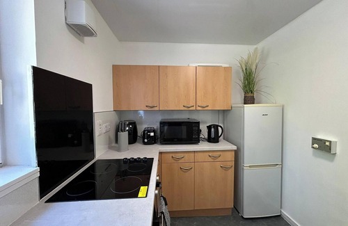 Huntly Cottage | Two bedroom cottage in Lumsden - Contractors