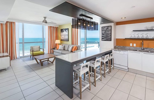 Clearwater Beach Resort | Two Bedroom Deluxe, Luxury Condo, Clearwater Beach, Florida (2277625)