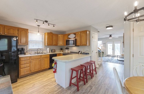 Grand Rivers Condo | Two Bedroom Harbor View Condo